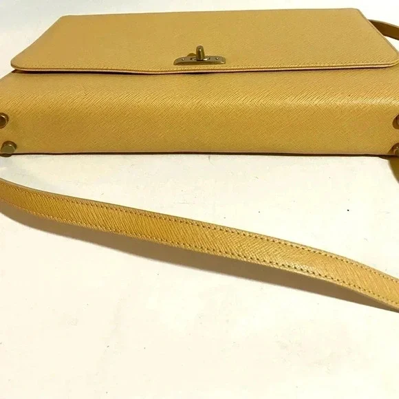 Coach beige saffiano leather crossbody handbag - Picture 5 of 12